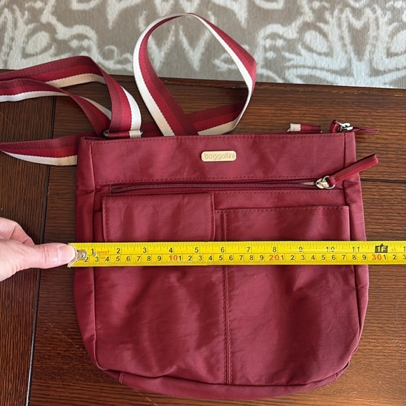 Baggallini Shoulder or Crossbody Bag. 10” x 11.5”. Red, maroon color. - Picture 10 of 10